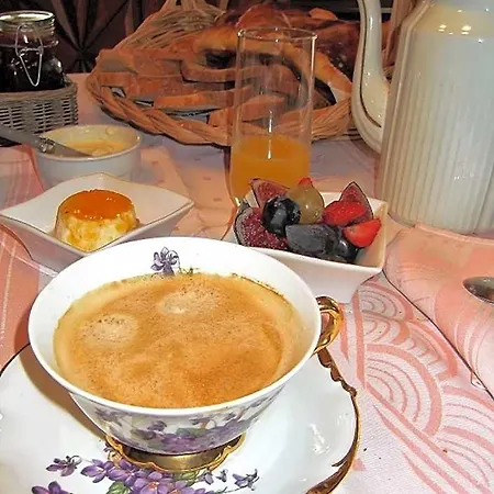 Couette-café Le Clos De La Font Queroy 3*