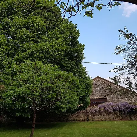 Le Clos De La Font Queroy Frühstückspension Vouthon